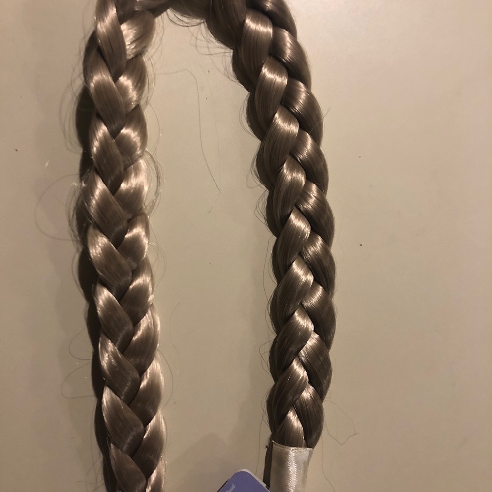 Claire’s breaded headband accessory